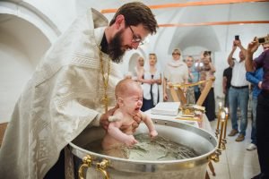 Молитва на хрещення дитини для хрещених