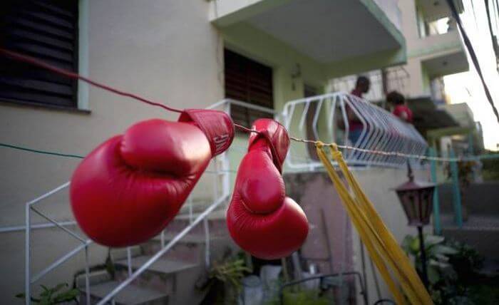 Як прати боксерські рукавички і позбутися від неприємного запаху