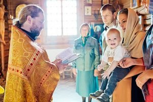 Хрестини дитини: правила для батьків і хрещених