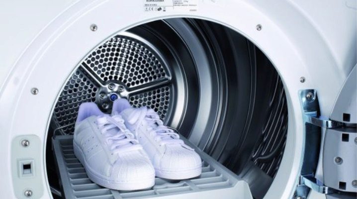 Як правильно прати і відбілити кеди: у пральній машині і в ручну