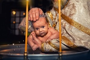 Скільки разів можна бути хрещеним батьком або матірю, можна бути хресною у кількох дітей, можна бути хрещеним двічі