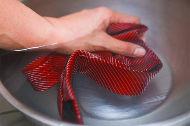 Як правильно прати краватка: у пральній машині і в ручну