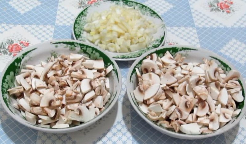 Фаршировані млинці з різною начинкою — 11 простих і смачних рецептів на святковий стіл