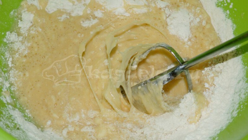 Як завести тісто на млинці на молоці — покроковий рецепт млинцевого тесту