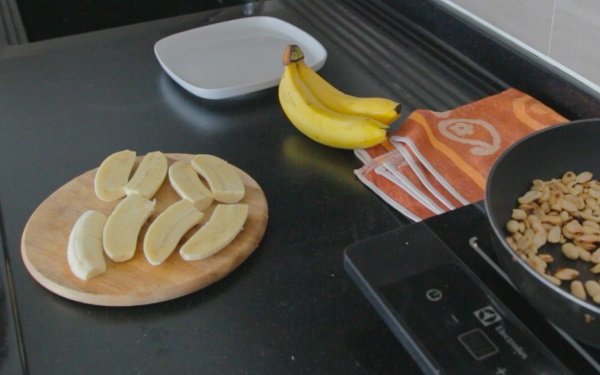 Смажені банани на сковороді – 18 смачних рецептів