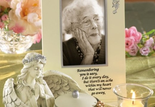 Огляд зворушливих віршів про померлої бабусі