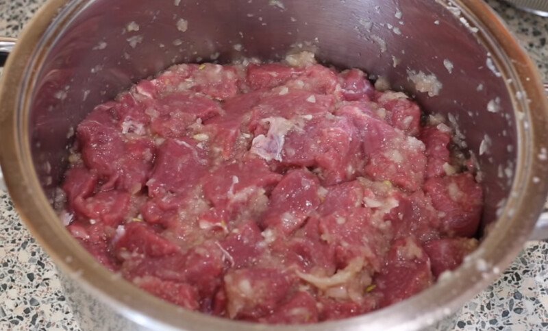 Шашлик з яловичини — готуємо найсмачніший маринад, щоб мясо було мяким і соковитим