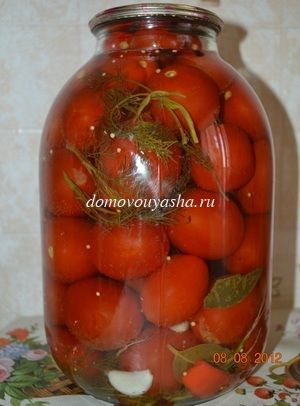 Мариновані помідори на зиму в 3 літрових банках: мамин перевірений рецепт