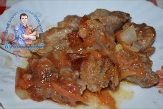 Свинина в томатному соусі в духовці пальчики оближеш