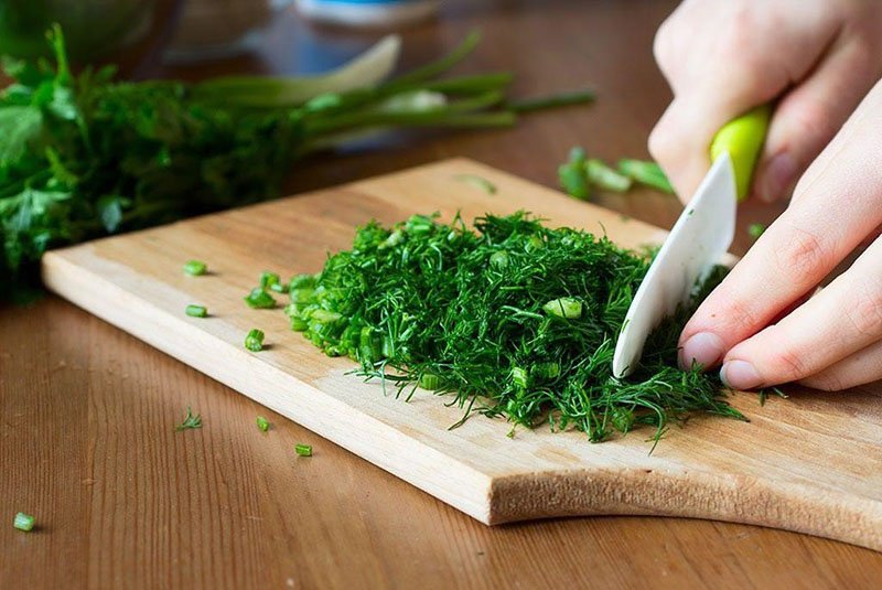 Літні салати з простих інгредієнтів, покрокові рецепти з фото