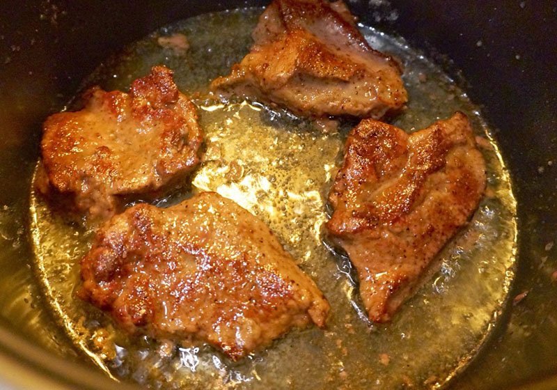 Рецепти печінки яловичої смаженої з цибулею та сметаною на сковороді