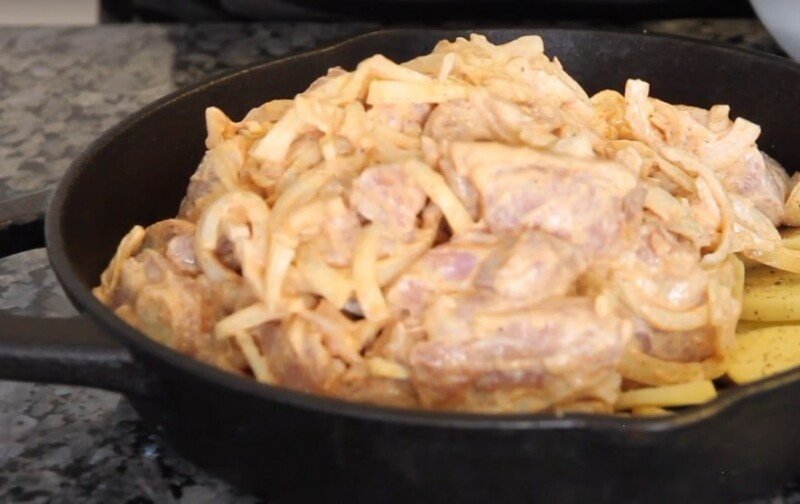 Картопля з мясом по французьки в духовці покроковий рецепт з картинками