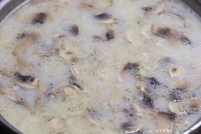 Сирний суп – рецепт з грибами, куркою і плавленим сиром