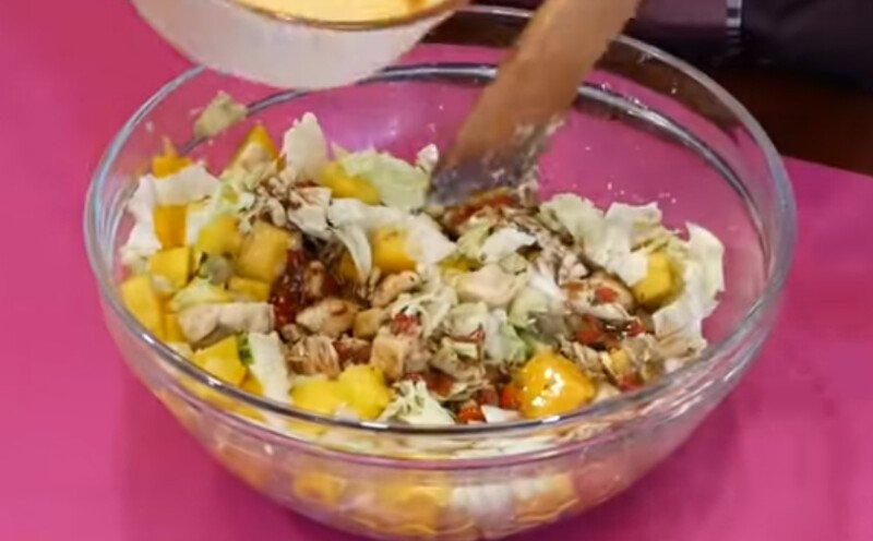 Салати без майонезу на святковий стіл — 9 простих і смачних рецептів з покроковим приготуванням