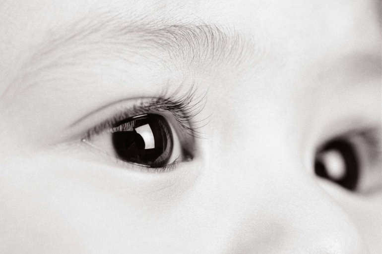 Чому немовлята потребують окуліста