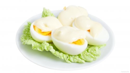 У чому користь і шкоду курячих яєць?