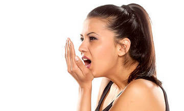 Причини неприємного запаху з рота