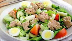 Покрокові рецепти салатів з печінки тріски