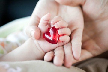 Що значить відкрите овальне вікно в серці у новонародженого, і що з цим робити?