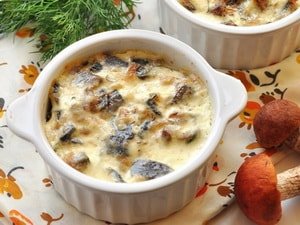 Жюльєн з курки з грибами на сковорідці – покроковий рецепт