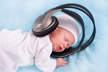 Користь від класичної і дитячої музики для новонароджених