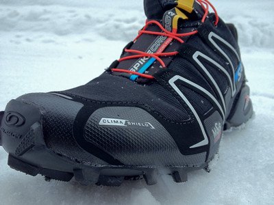 Які кросівки краще вибрати для зимового бігу по снігу і льоду?