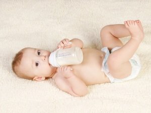 Чи можна давати козяче молоко новонародженій дитині?