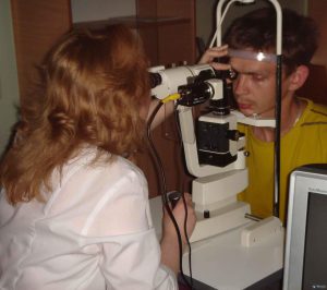 Синдром сухого ока: причини виникнення, симптоми, діагностика, лікування, профілактика