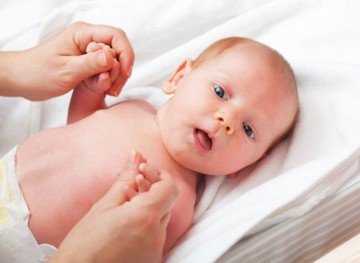 Симптоми і способи лікування бронхіту у новонародженого