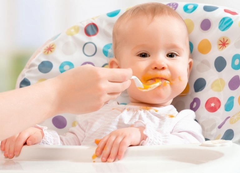 Харчування малюків: коли вводити нові продукти