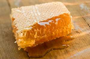 Користь і шкода меду в сотах для здоровя людини