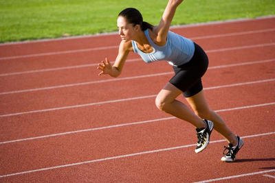 Техніка бігу на середні дистанції, види та правила дисципліни