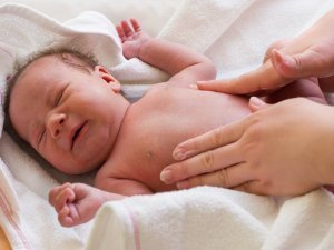 З якого віку і як довго варто давати немовляті Еспумізан?