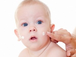 Причини і способи усунення лущення шкіри немовляти