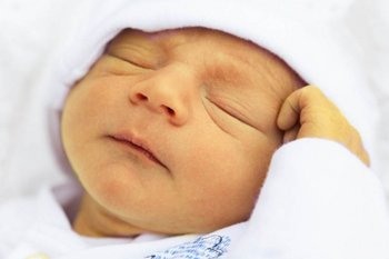 Чому виникає фізіологічна жовтяниця у немовляти?