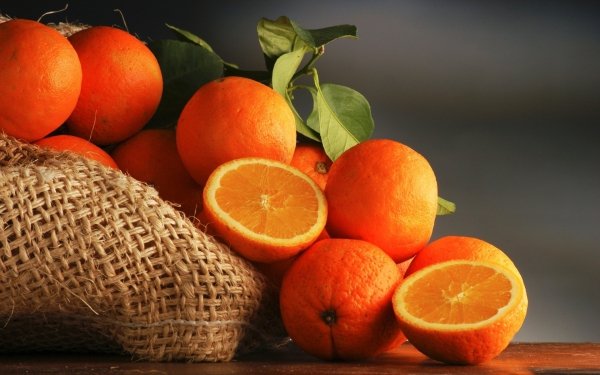 Скільки калорій міститься в одному апельсині?