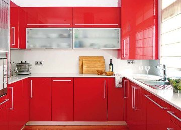 Як оформити кухню 6 кв. метрів в червоному кольорі