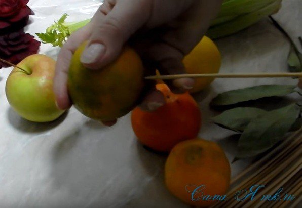 Як зробити оригінальний букет з овочів і фруктів своїми руками: карвінг буряків
