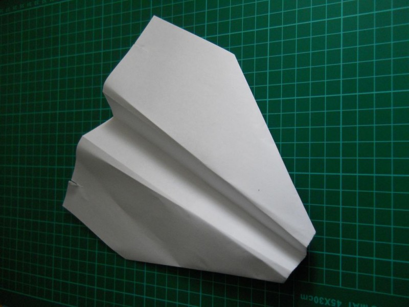 Як зробити літак з паперу, який літає 100 метрів? Літачок, який далеко літає...