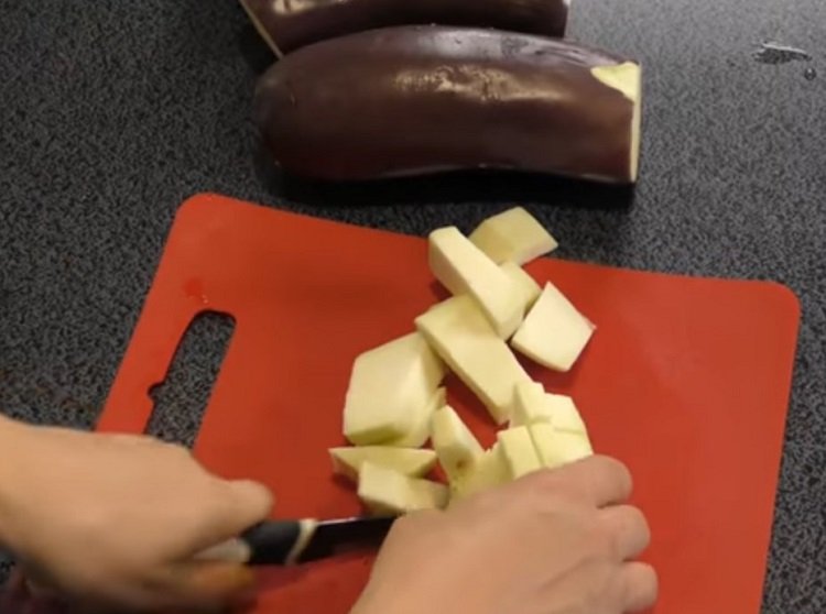 Ікра з баклажанів на зиму – пальчики оближеш! Ікра з баклажанів на зиму – пальчики оближеш!