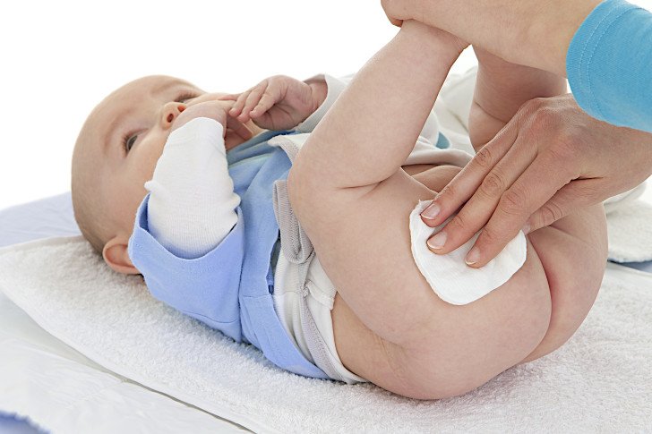 Як зібрати сечу у хлопчика і дівчинки грудничка для аналізу: нюанси використання мочеприемника для новонароджених