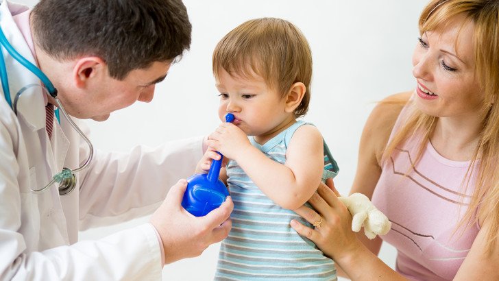 Причини і лікування закладеності носа у дитини: ефективні препарати та народні засоби