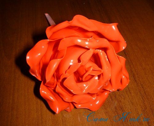 Троянда з пластикових ложок