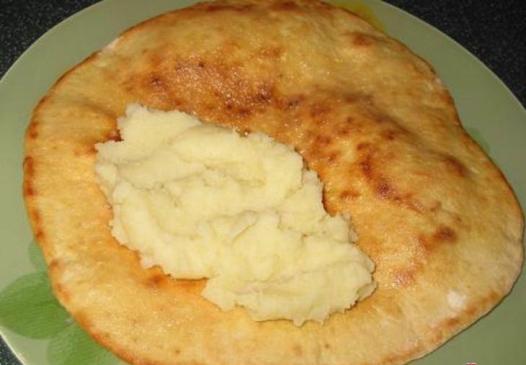 Кыстыбай – смачні коржики з картоплею | Смачні рецепти