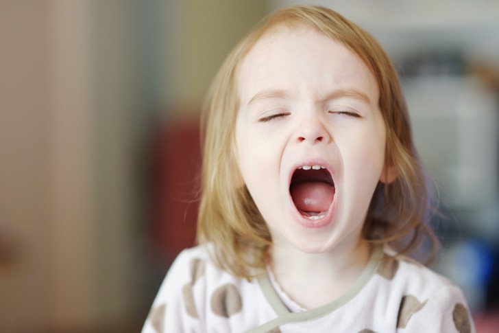Чому у дитини погано пахне з рота: причини, лікування і профілактика неприємного запаху