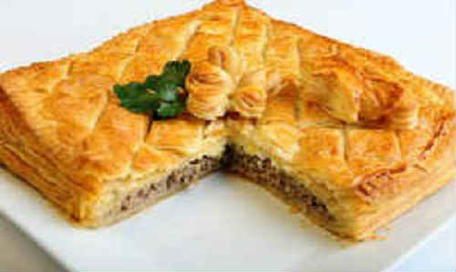 Мясний пиріг в духовці — рецепти зі звичайного, листкового тіста, на кефірі