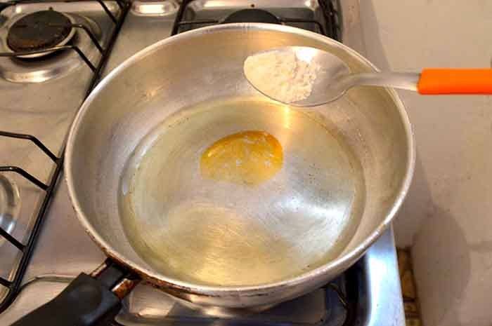 Як посмажити що завгодно, при цьому не забруднити плиту маслом