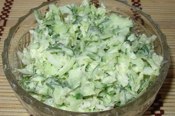 Салати зі свіжої капусти як в їдальні. Спробуйте, дуже смачний салат!