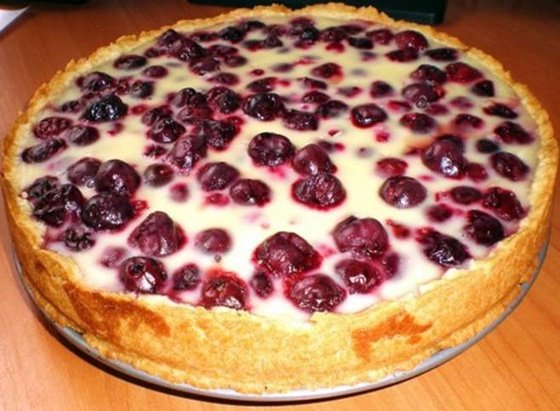 Заливний пісочний пиріг з ягодами | Смачні рецепти