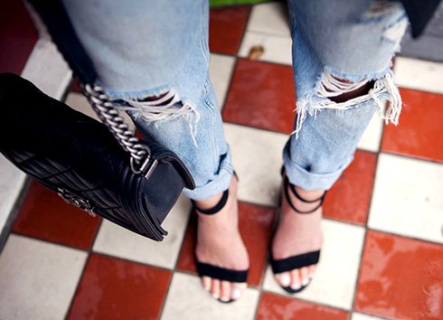 Як зробити модні рвані джинси в домашніх умовах?